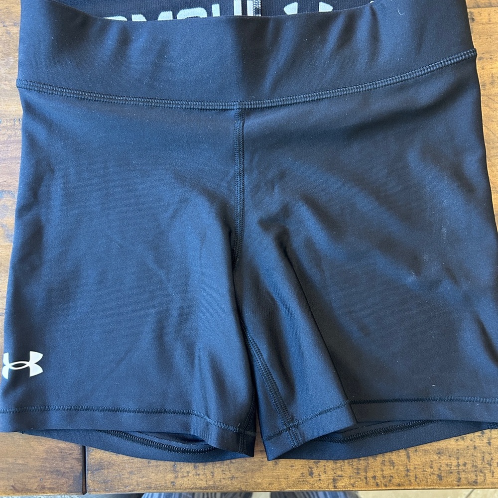 Under Armour Women's Black Yoga/Bike Shorts Sz XS